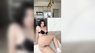 Victoria Queen Dances Nude To The Beat