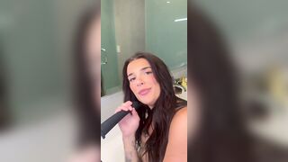 Arikytsya Staying Still While She Gets Fucked By Machine Onlyfans