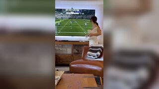 Georgia Peach Rides Hard On The Couch